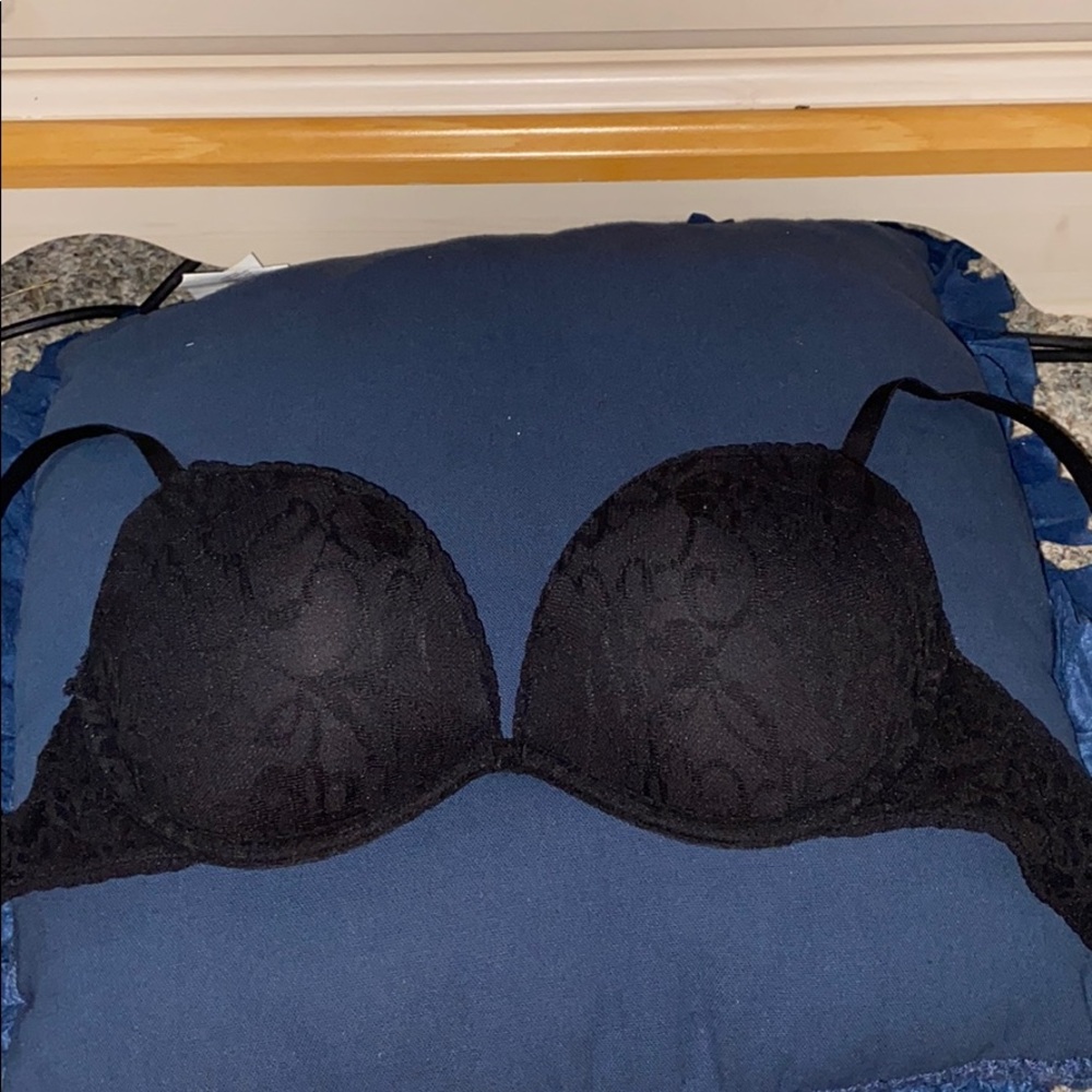 Victoria secret push up bra. 34 C